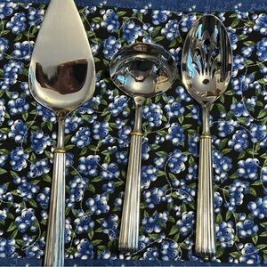 Elegant Silver pleated Serving Utensil Set